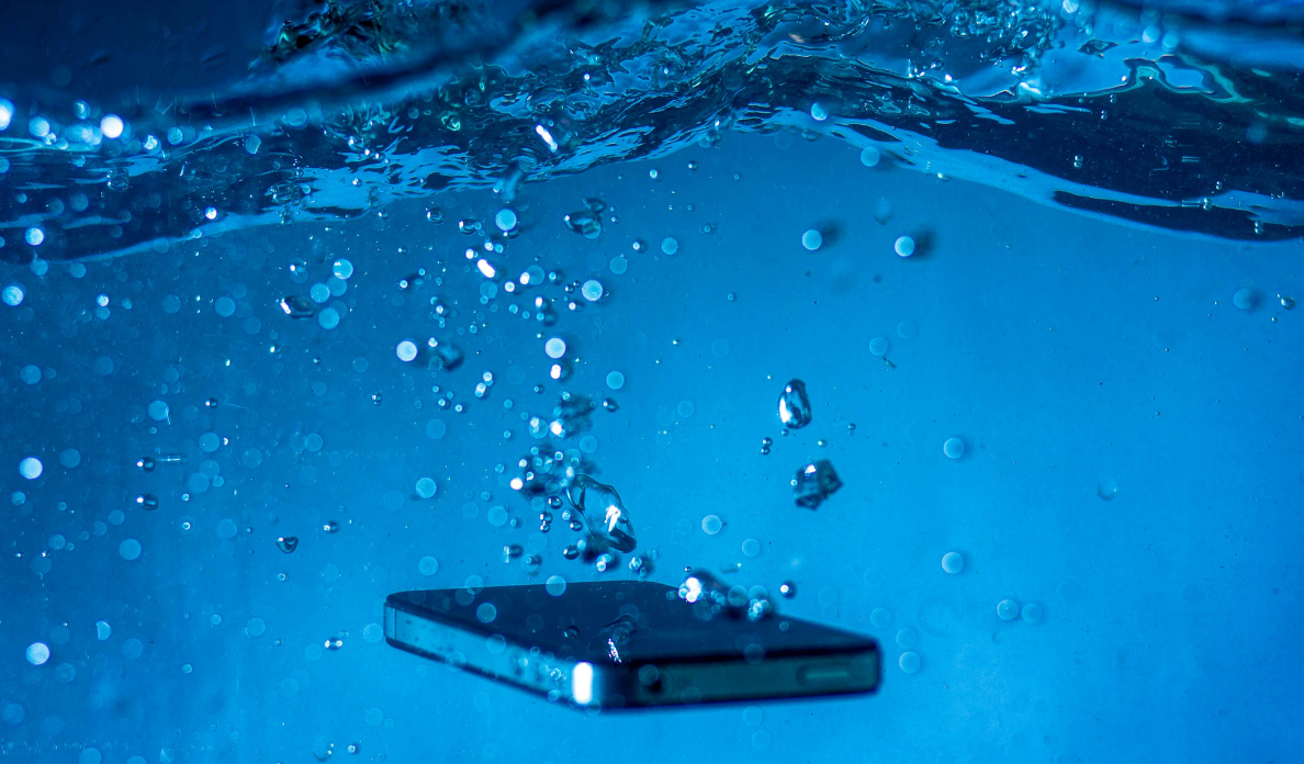 How To Get Water Out of Charging Port