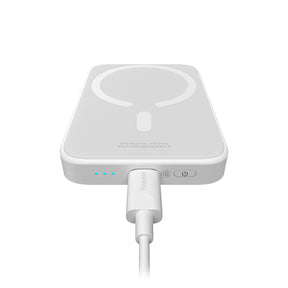magsafe_power_bank_with_battery_level_indicators